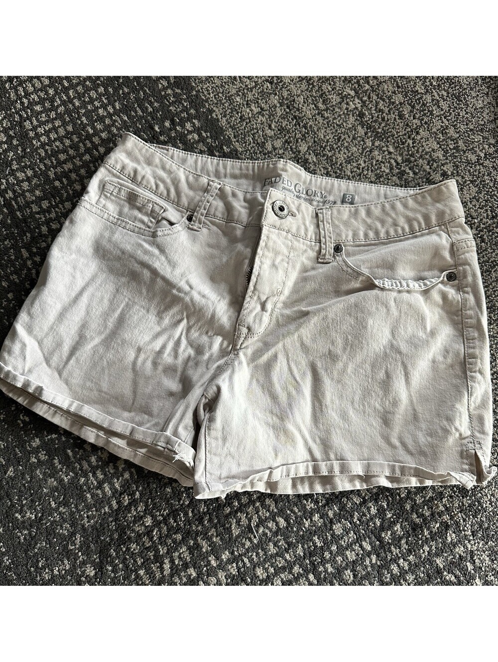 Faded Glory Women’s Beige Denim Shorts Size 8 Mid Rise Light Wash Stretch